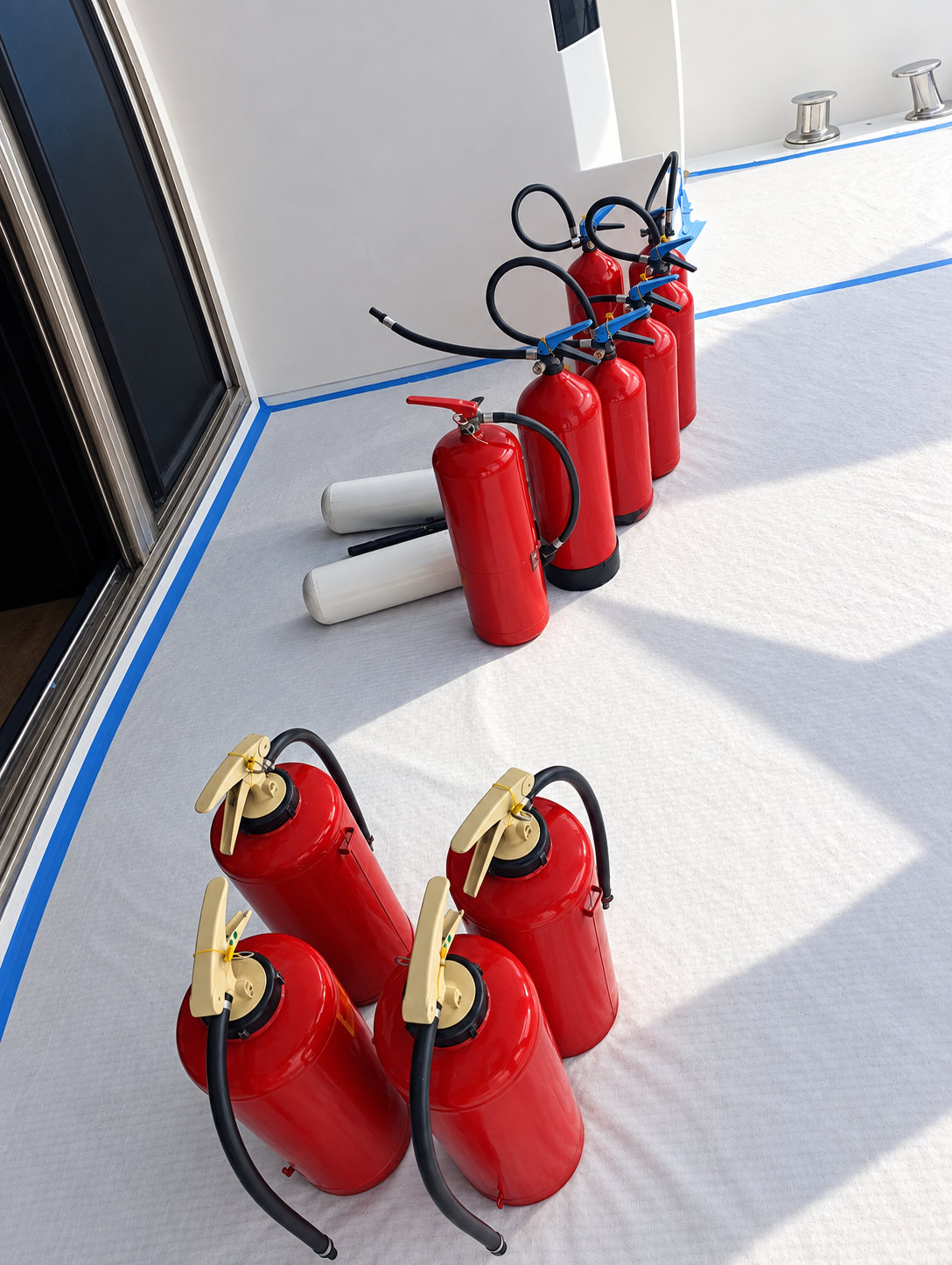 Yacht portable fire extinguisher inspection