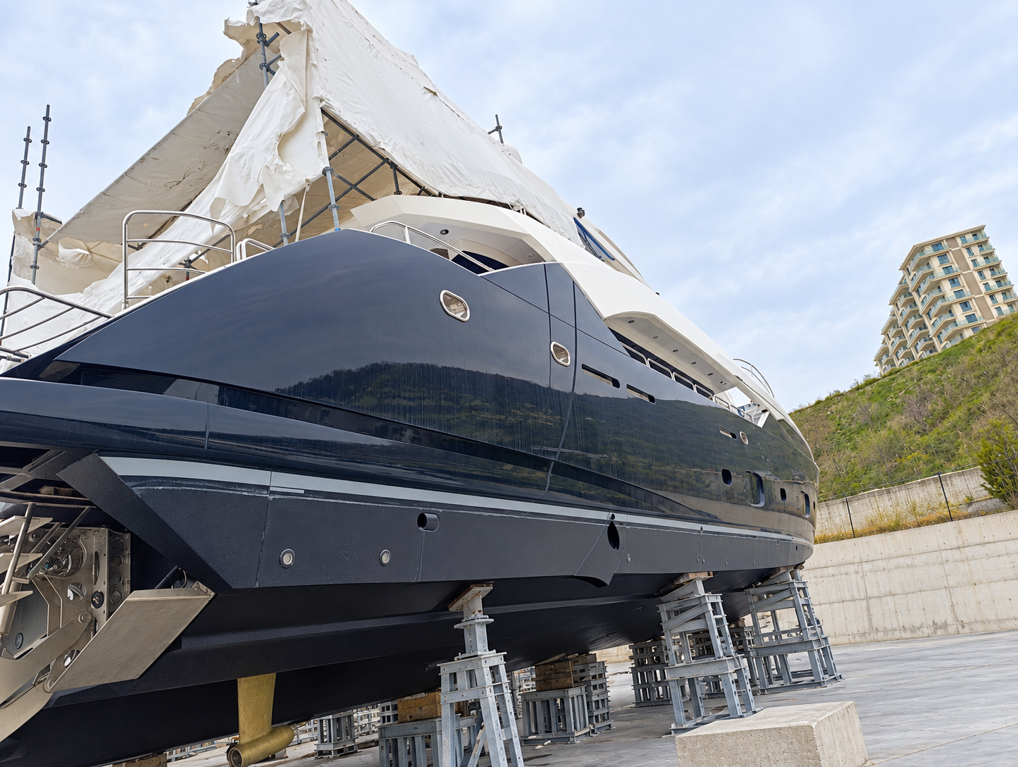 Superyacht hull antifouling inspection